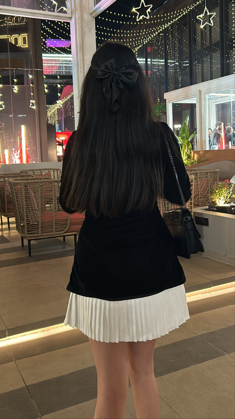 Aakriti in Velvet Empire