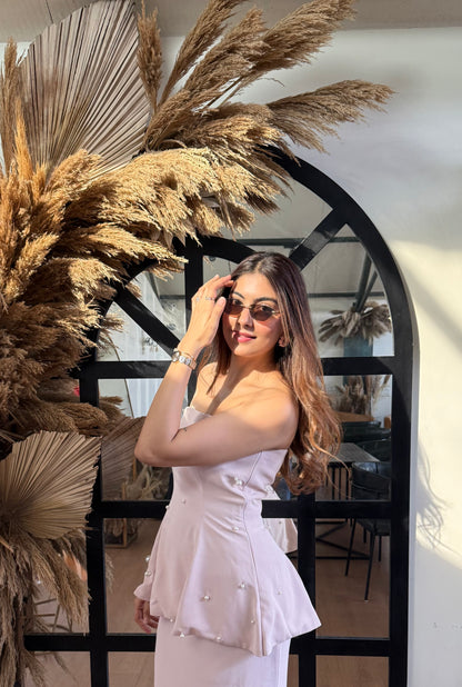 Taniya Atmaramani in Aurelia