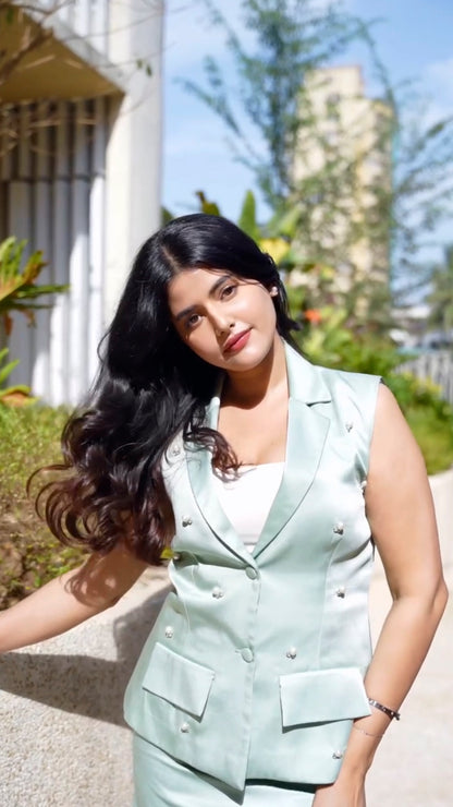 Anahita Bhooshan in Sunset Sage