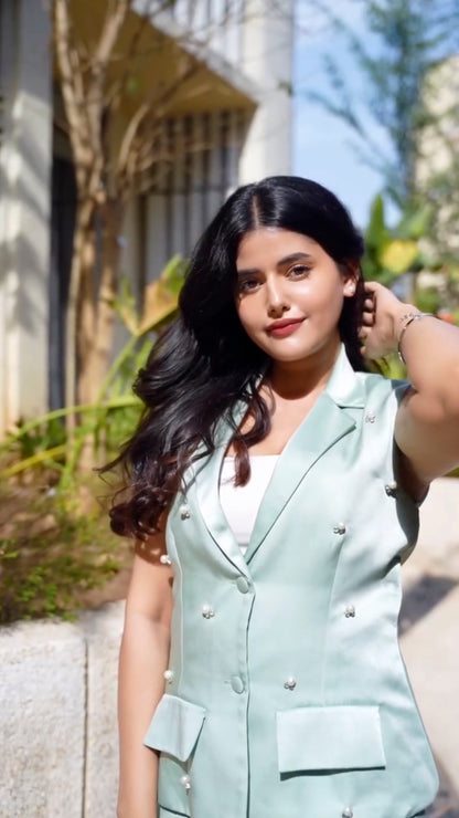 Anahita Bhooshan in Sunset Sage